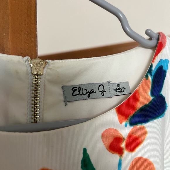 Eliza J floral dress with belt - Picture 4 of 4